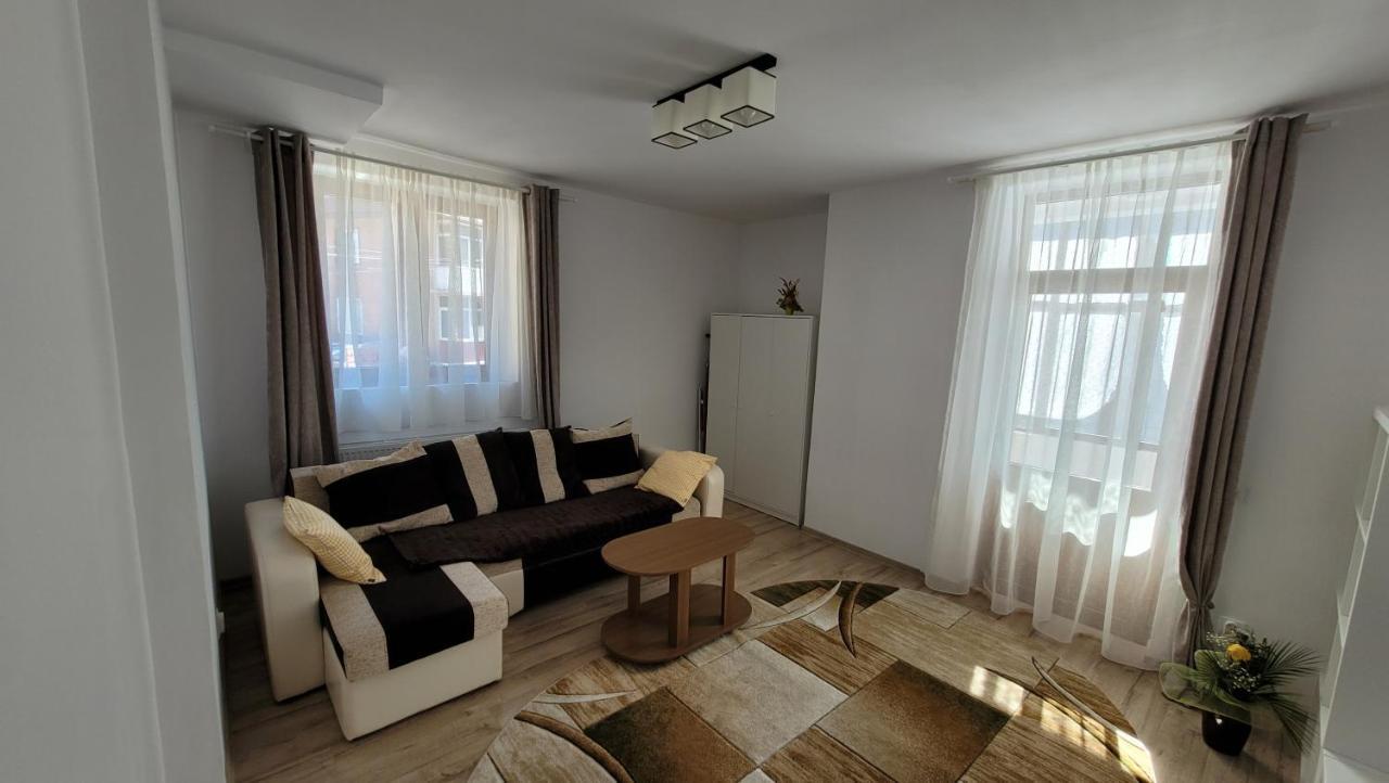 Andy Apartament Petroşani Exterior foto
